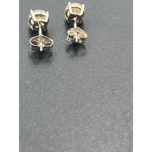 Ross Simons 14K White Gold Round Prong Set Post Stud Earrings 5.7mm 0.98 grams - Picture 6 of 10